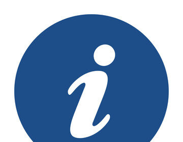 Budova Základnej školy Bernolákova v Holíči počas dňa.