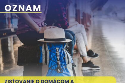 Plagát oznamujúci štatistické zisťovanie o domácom a výjazdovom cestovnom ruchu v meste Gbely, s textom o Štatistickom úrade SR a obrázkom osôb sediacich na lavičke s batožinou a klobúkom.