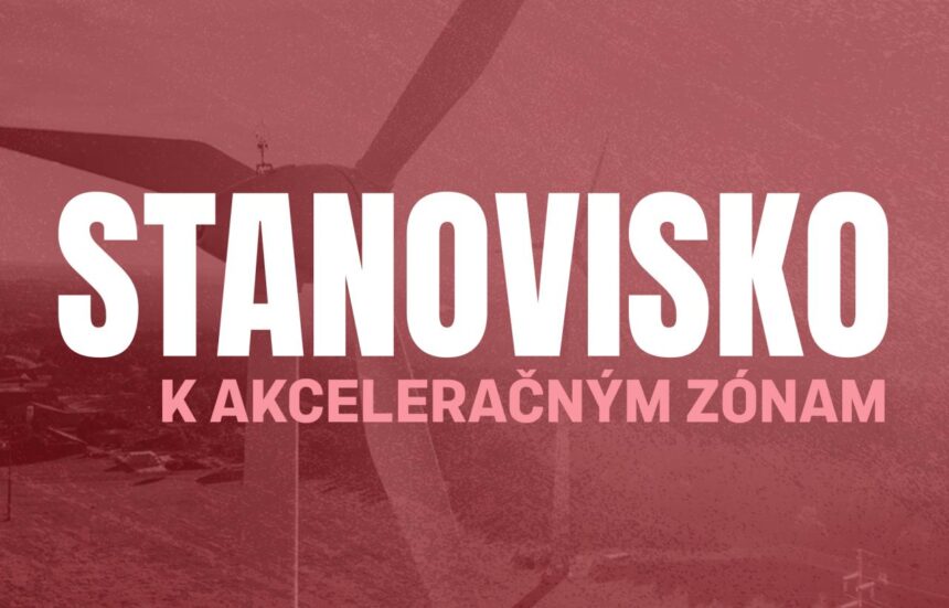 Fotografia plagátu mesta Skalica s textom STANOVISKO K AKCELERAČNÝM ZÓNAM, vyjadrujúce nesúhlas mesta so zaradením svojho územia medzi zóny pre veternú energiu.