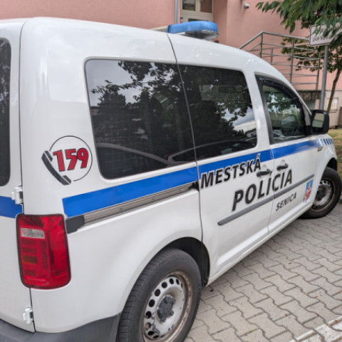 Služobné vozidlo Mestskej polície Senica