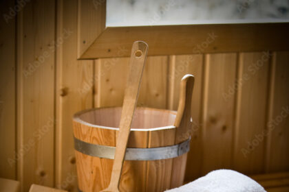Sauna a saunové potreby v relaxačnom centre.