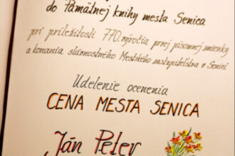 Slávnostné udelenie čestného občianstva mesta Senica in memoriam s pamätným listom a zápisom do pamätnej knihy.
