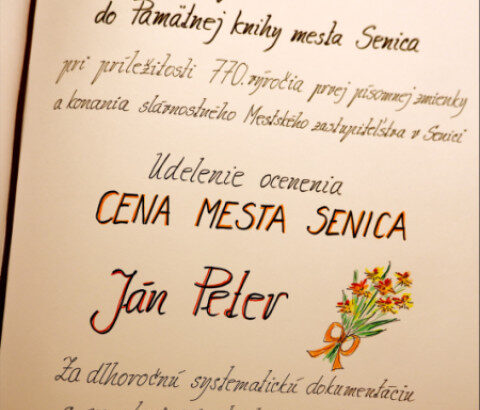 Slávnostné udelenie čestného občianstva mesta Senica in memoriam s pamätným listom a zápisom do pamätnej knihy.